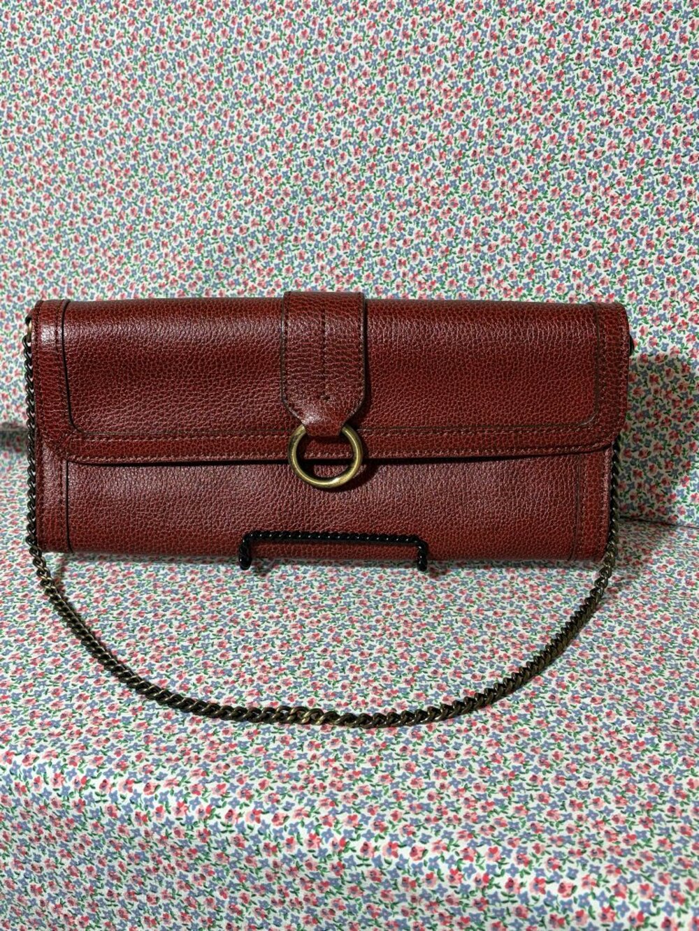Banana Republic Burgundy Pebbled Leather Trifold Clutch Brass O-Ring, Chain